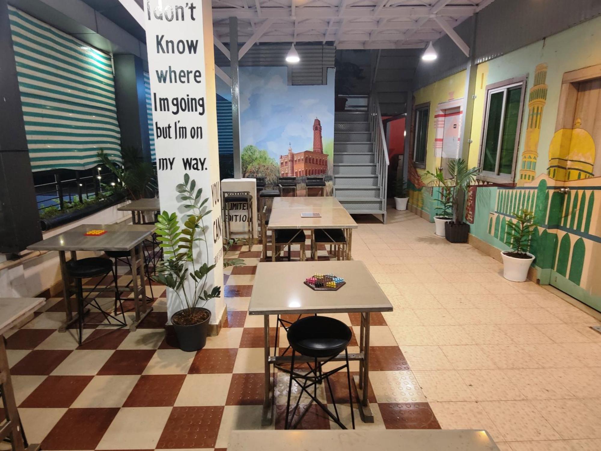Allāhābād Junction Hotel Ur מראה חיצוני תמונה